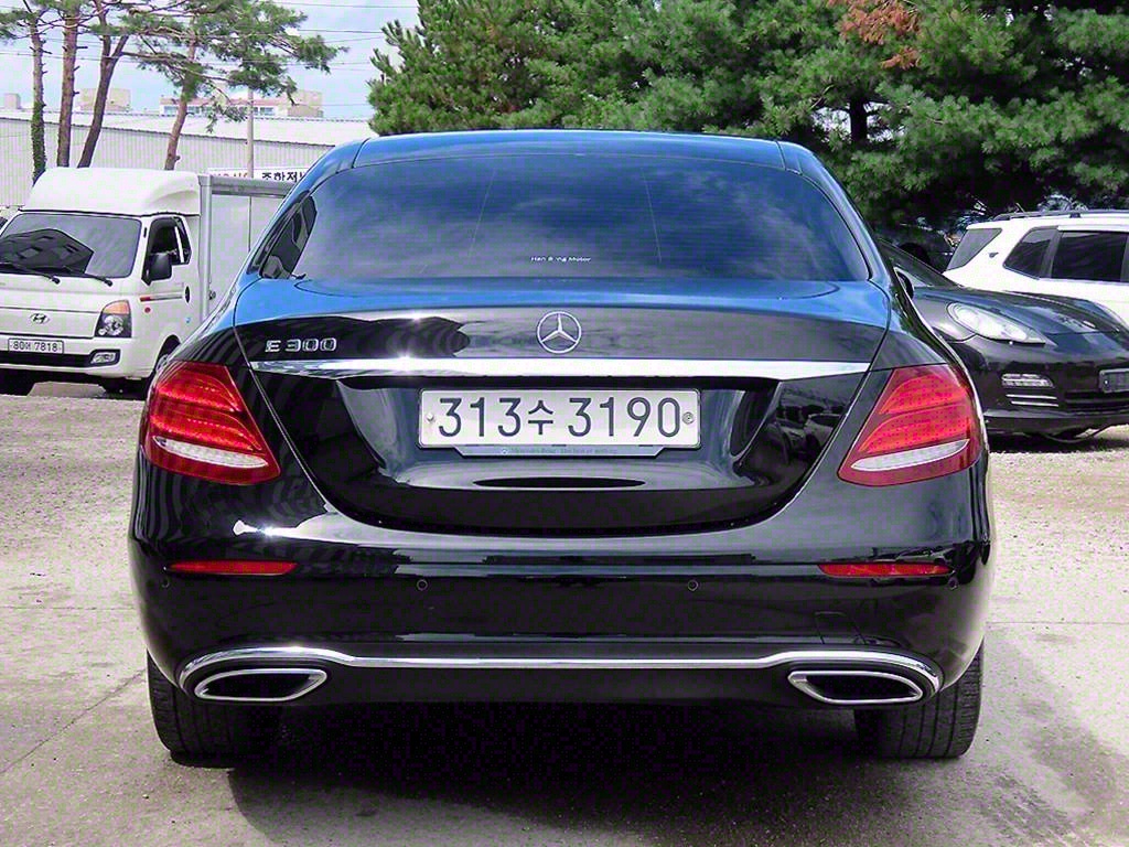 Mercedes Benz E class - Vista 4
