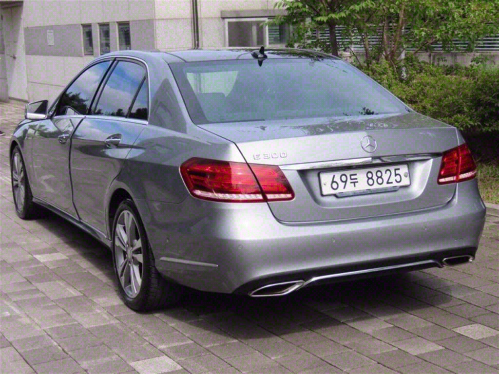 Mercedes Benz E class - Vista 7