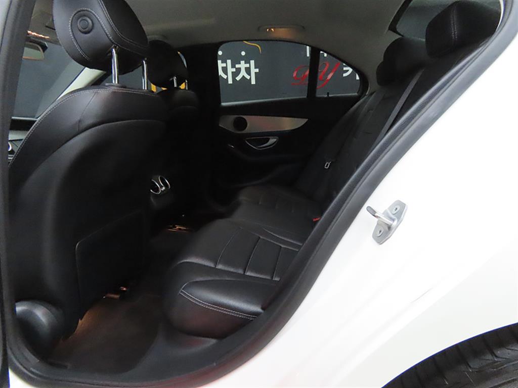 Mercedes Benz C Class - Vista 6