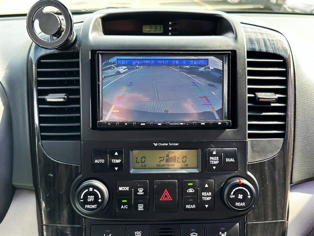 KIA Carnival - Vista 10