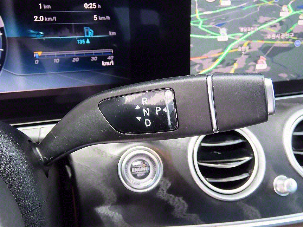 Mercedes Benz E class - Vista 11