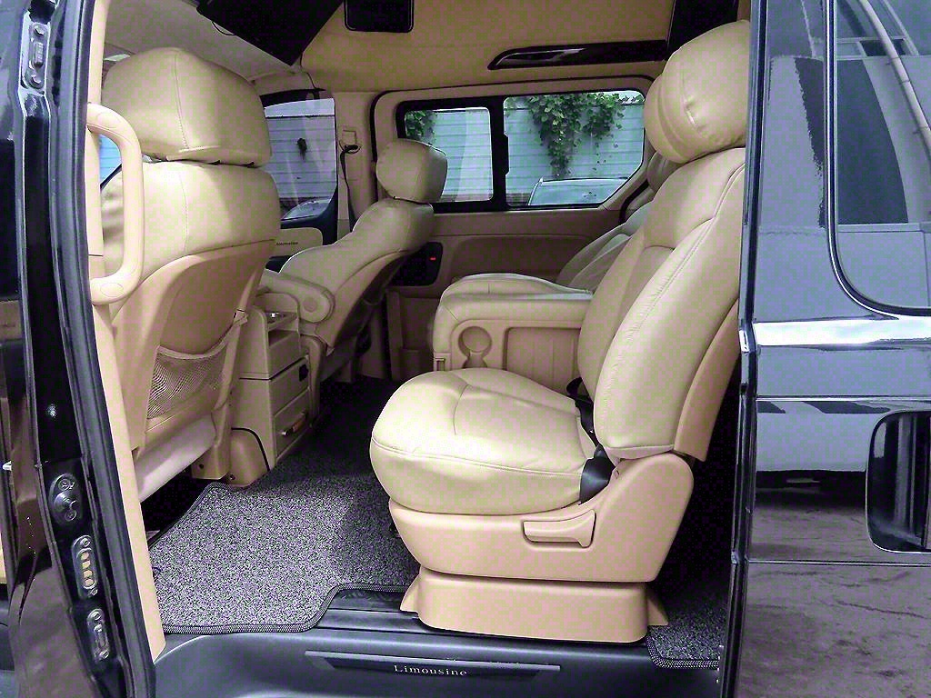 HYUNDAI Starex - Vista 6