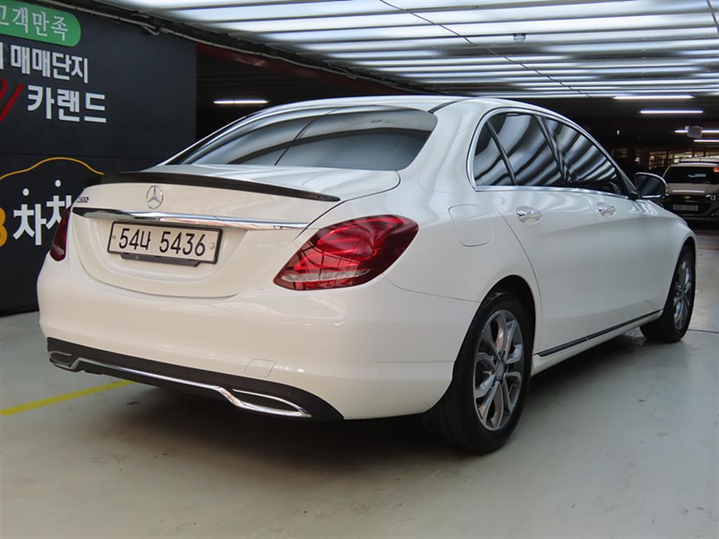 Mercedes Benz C Class - Vista 4