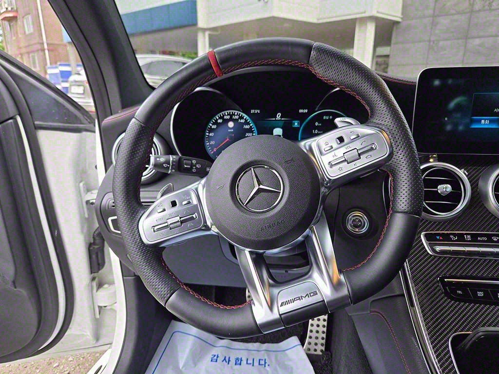 Mercedes Benz GLC Class - Vista 7