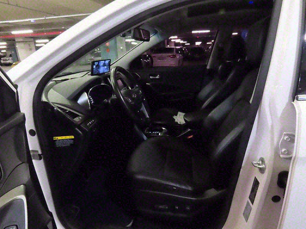 HYUNDAI Santa Fe - Vista 6