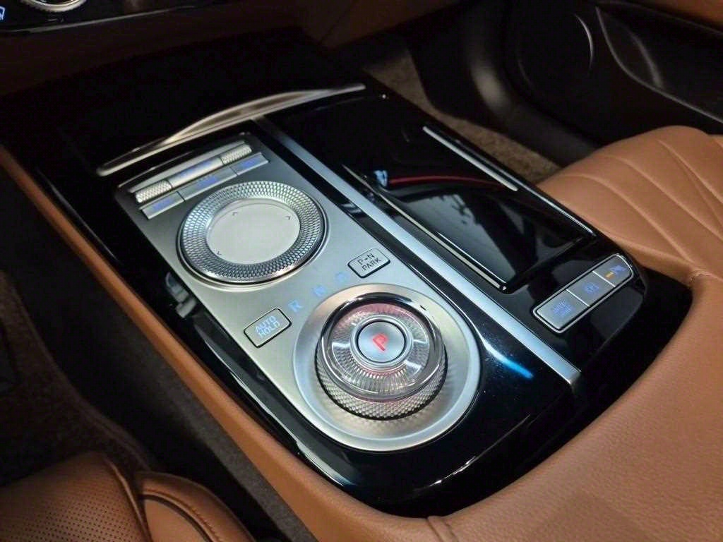 Genesis G80 - Vista 8