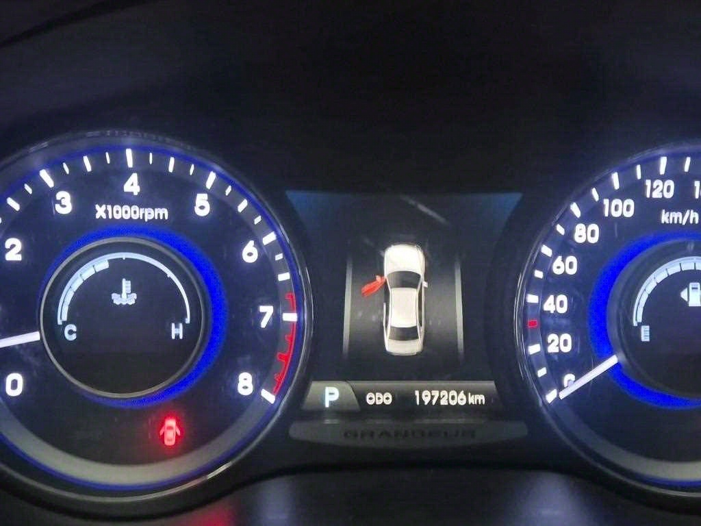 HYUNDAI Grandeur - Vista 6