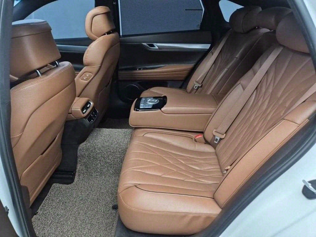 Genesis G80 - Vista 12