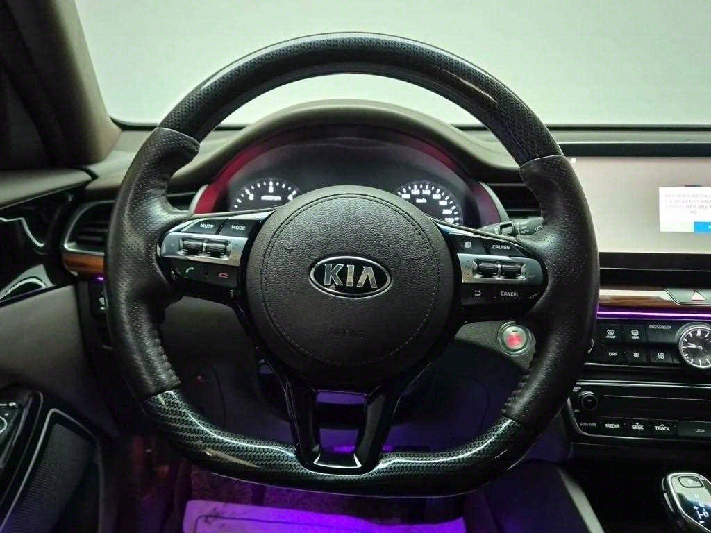 KIA K7 - Vista 9