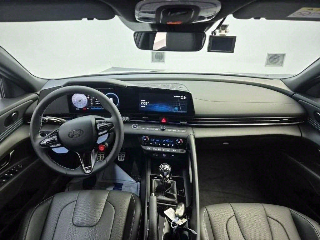 HYUNDAI Avante - Vista 7