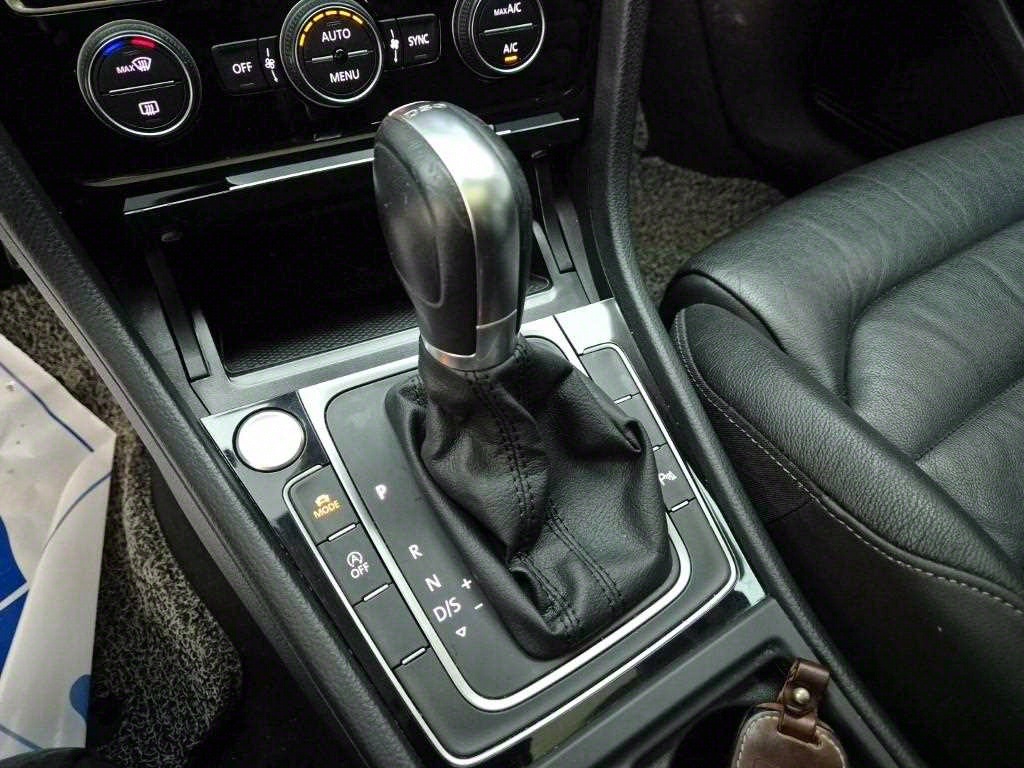 Volkswagen Golf - Vista 8