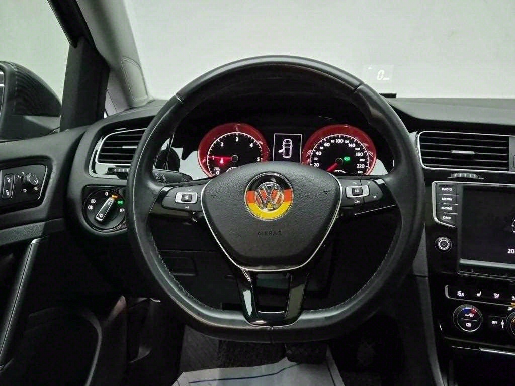 Volkswagen Golf - Vista 9