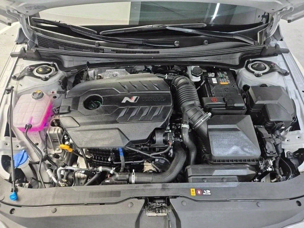 HYUNDAI Avante - Vista 5