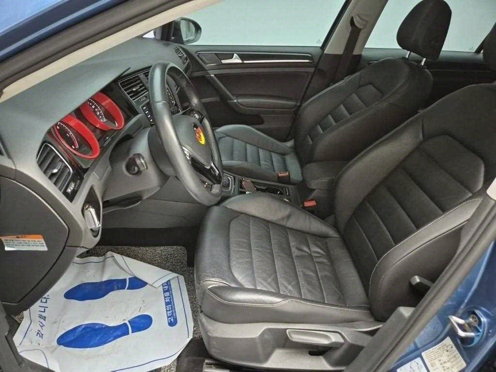 Volkswagen Golf - Vista 11