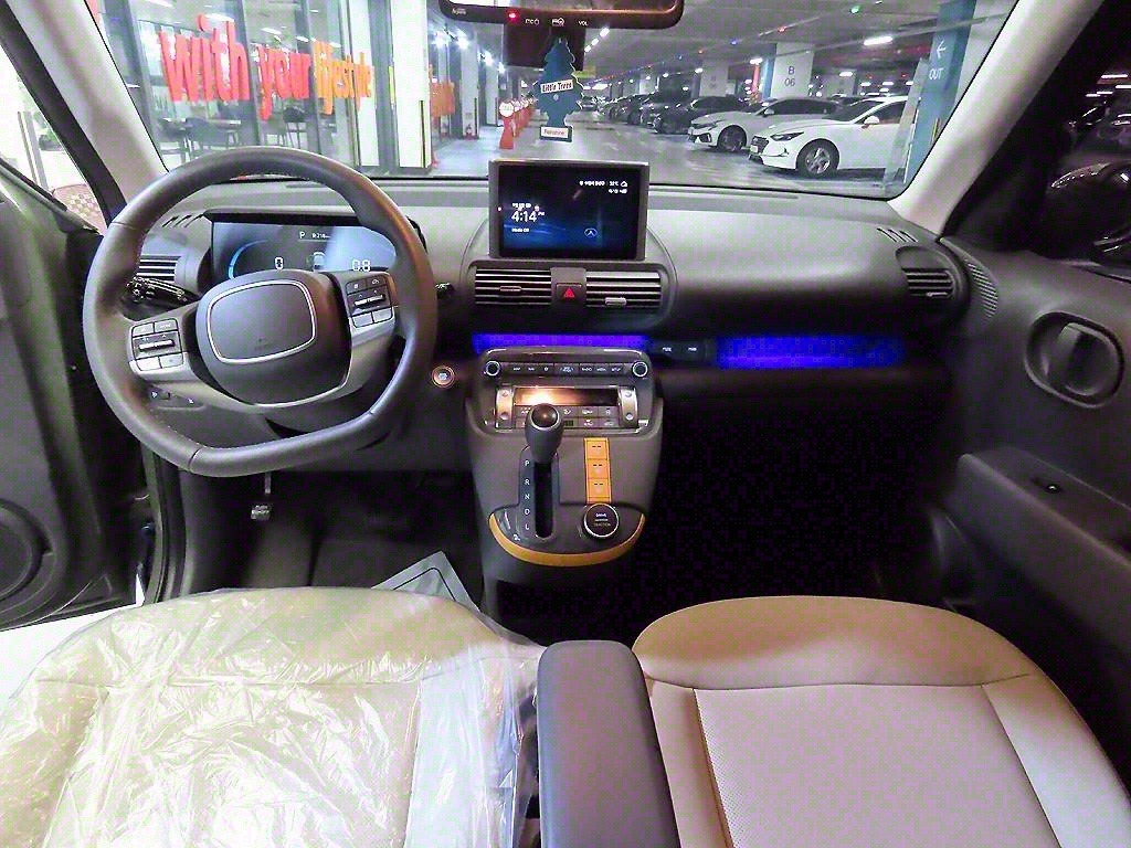 HYUNDAI Casper - Vista 10