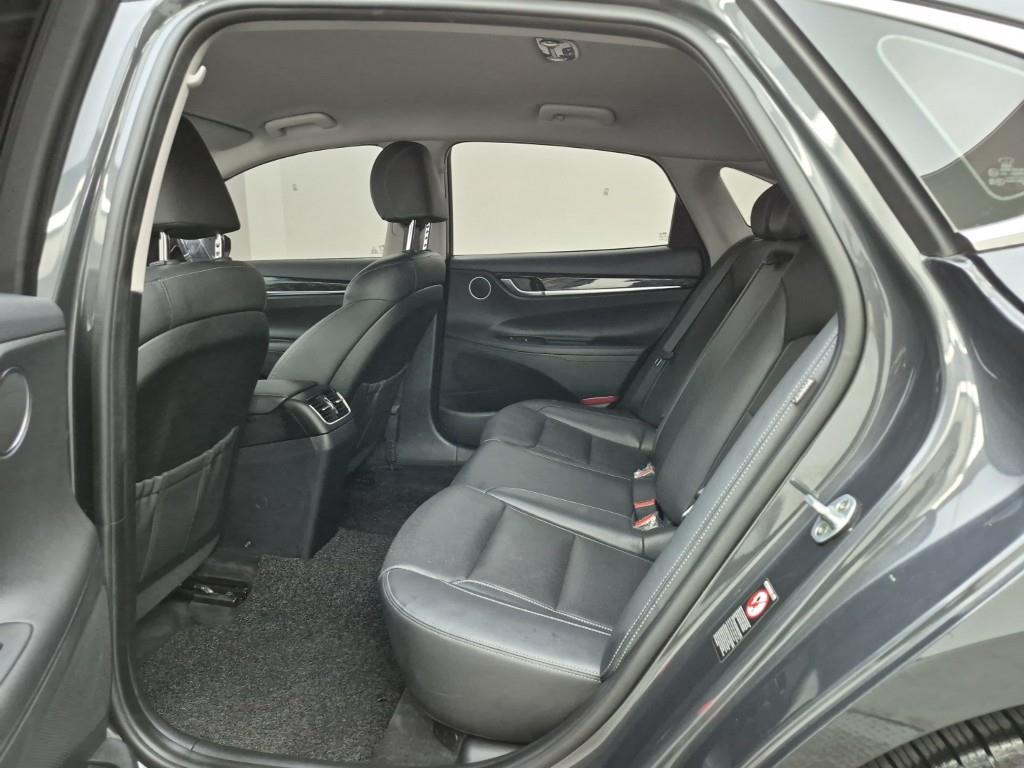 HYUNDAI Grandeur - Vista 12