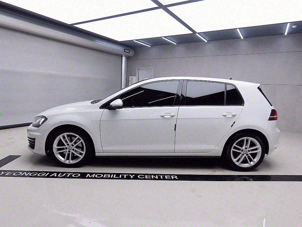 Volkswagen Golf - Vista 4