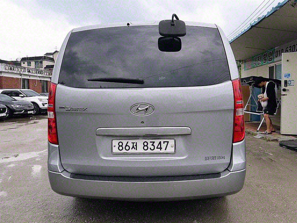 HYUNDAI Starex - Vista 7