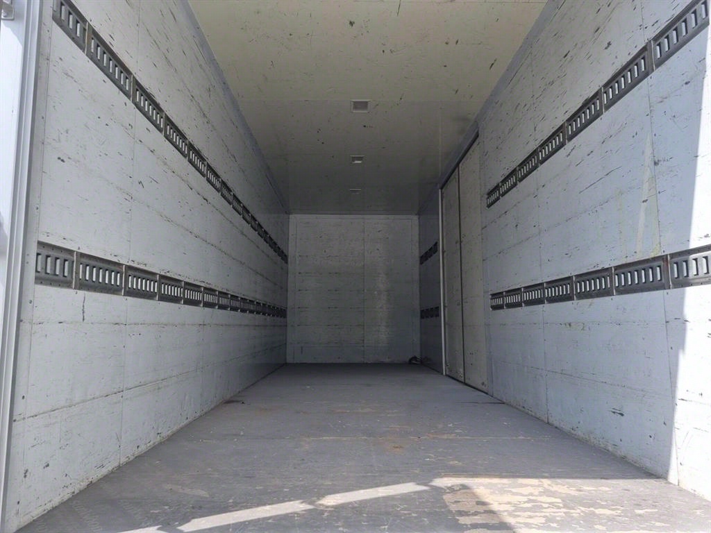 medium and large cargo truck - Vista 10