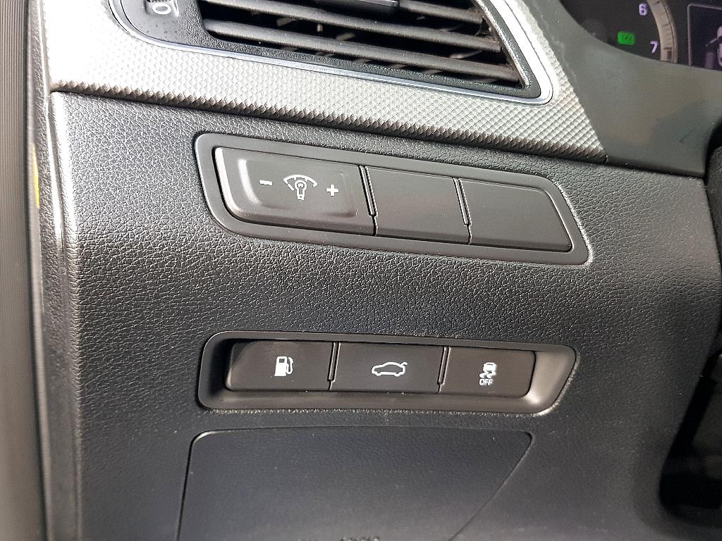 HYUNDAI Sonata - Vista 12