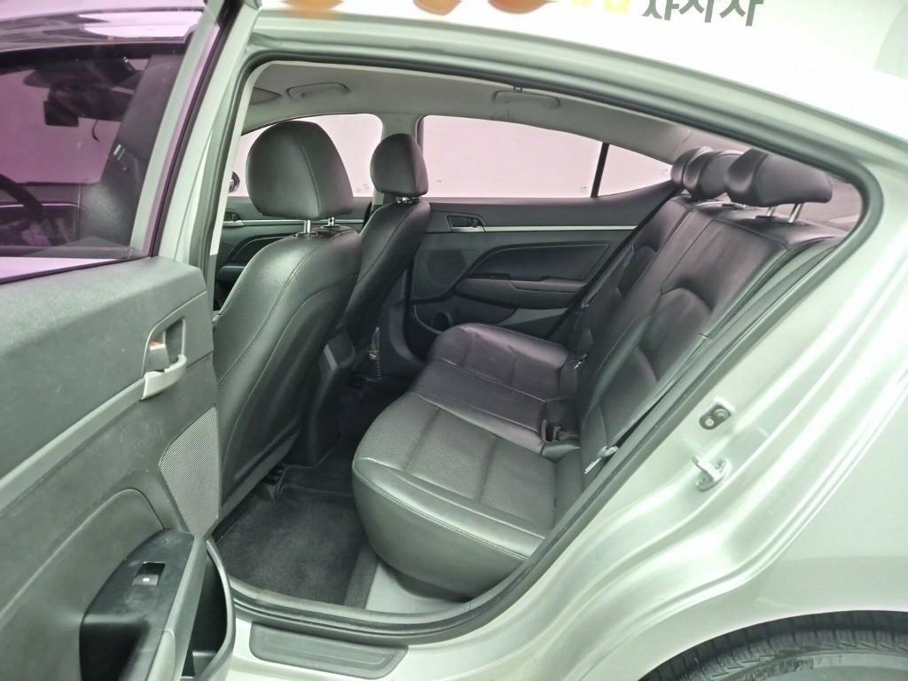 HYUNDAI Avante 2016 Plateado - Importación desde Corea - HF Imports Iquique - Foto 14