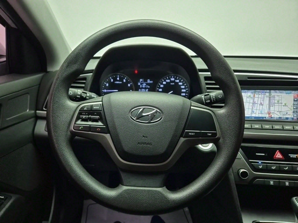 HYUNDAI Avante - Vista 6