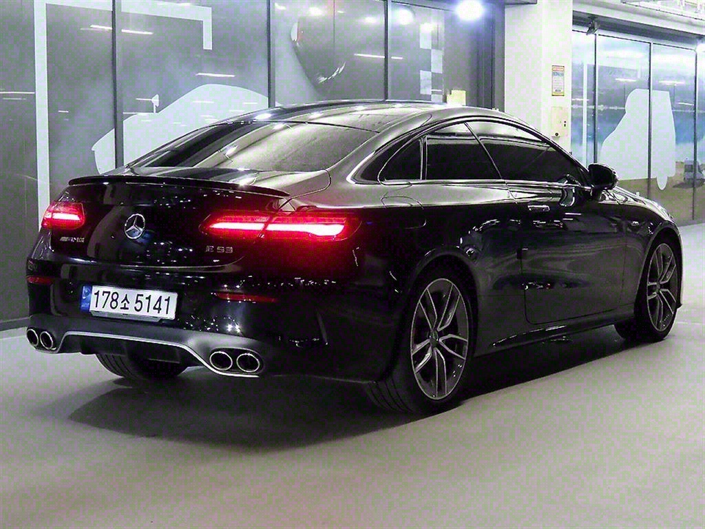 Mercedes Benz E class - Vista 4