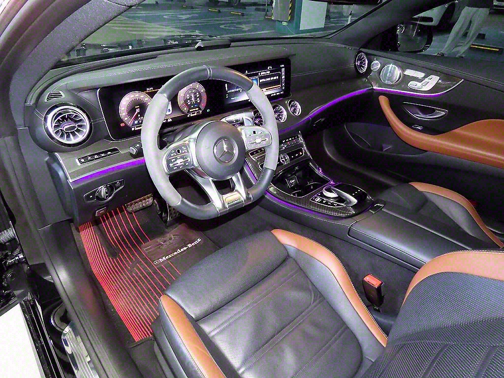 Mercedes Benz E class - Vista 10