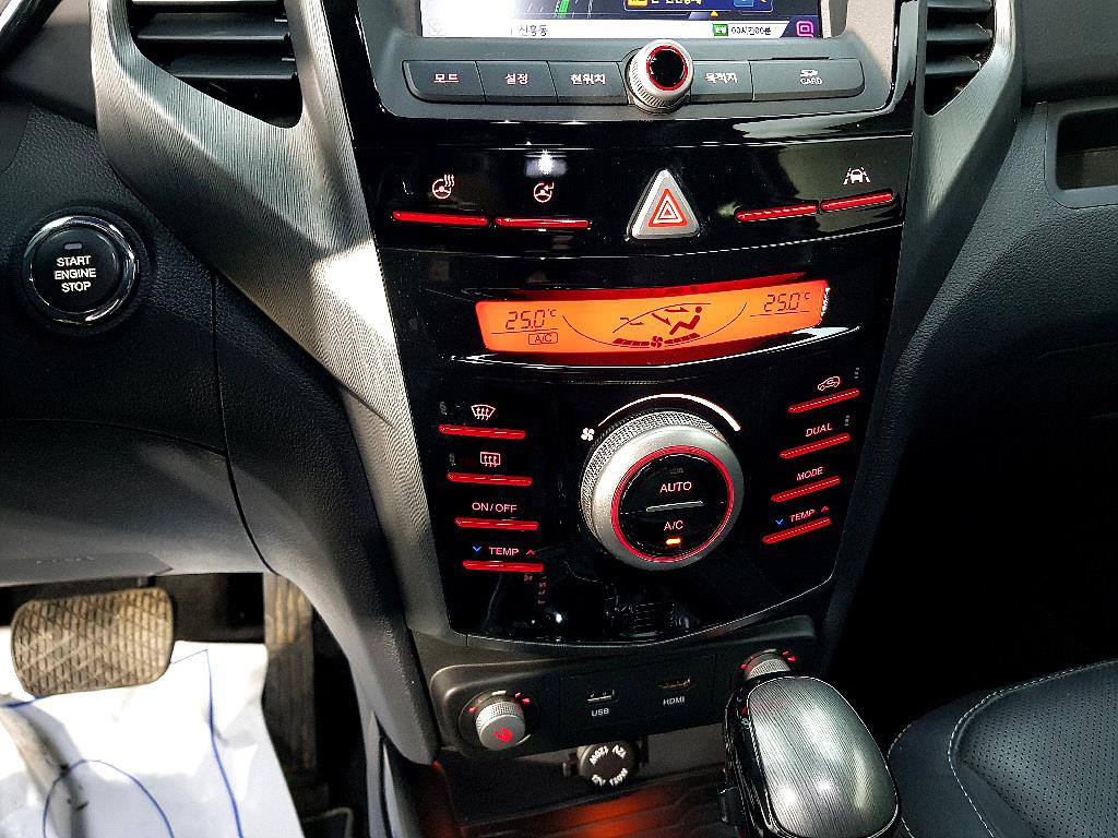 Ssangyong Tivoli - Vista 11