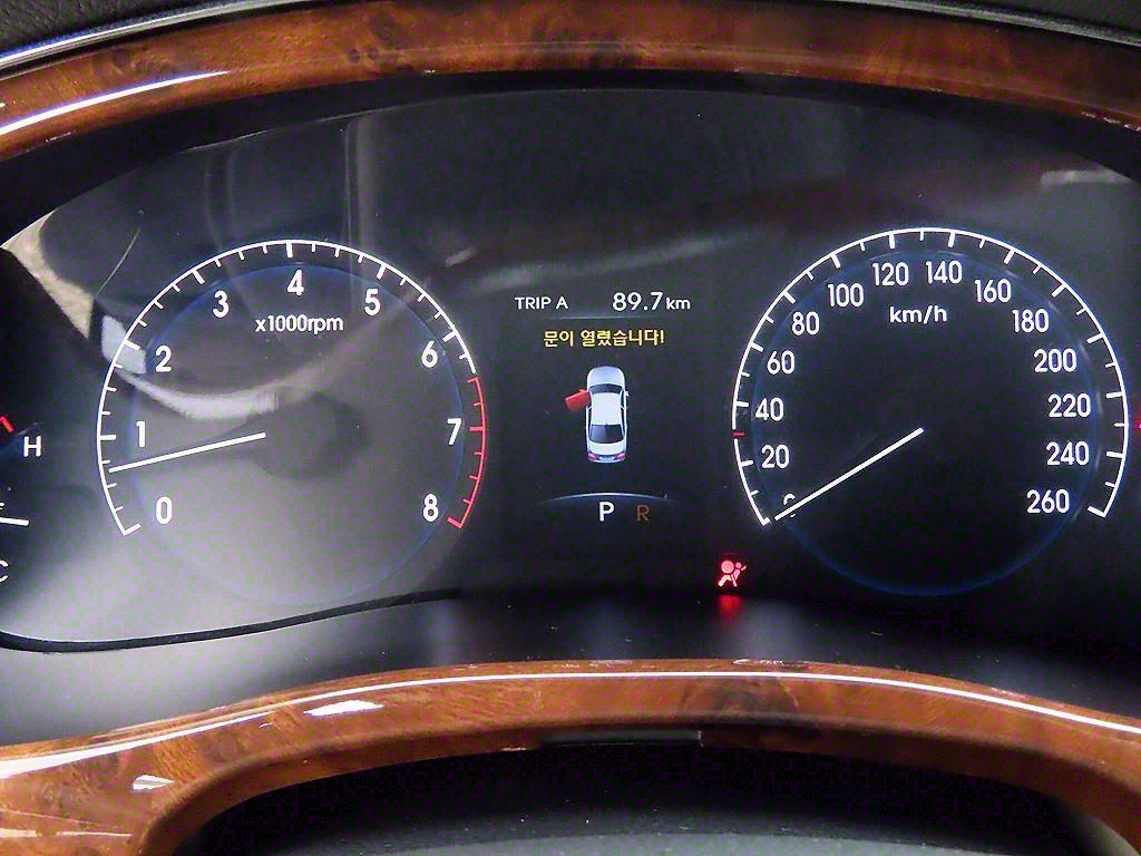 HYUNDAI Genesis - Vista 9