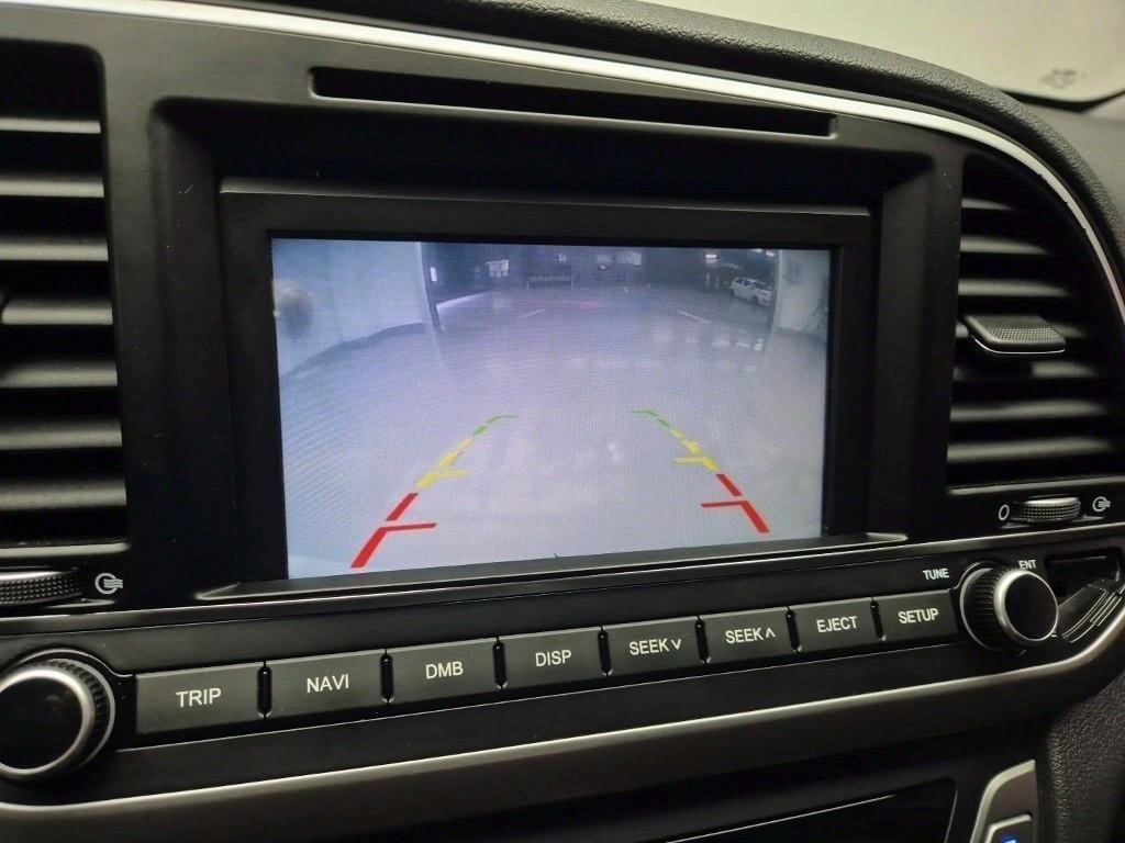 HYUNDAI Avante - Vista 10