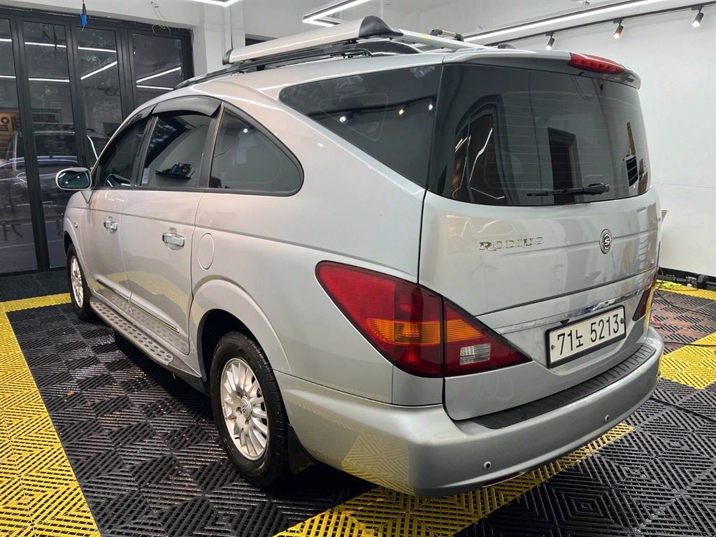 Ssangyong Rodius - Vista 5