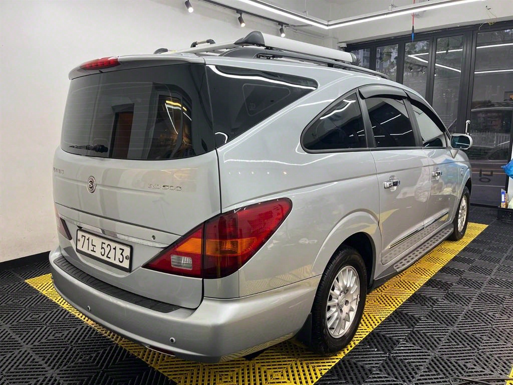 Ssangyong Rodius - Vista 4