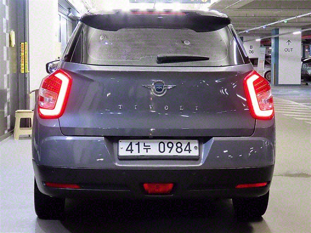 Ssangyong Tivoli - Vista 5