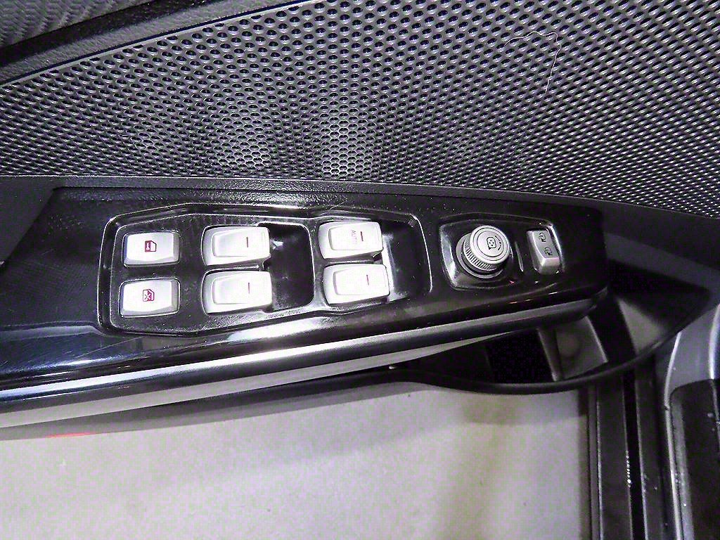 Ssangyong Tivoli 2016 Blanco - Importación desde Corea - HF Imports Iquique - Foto 13