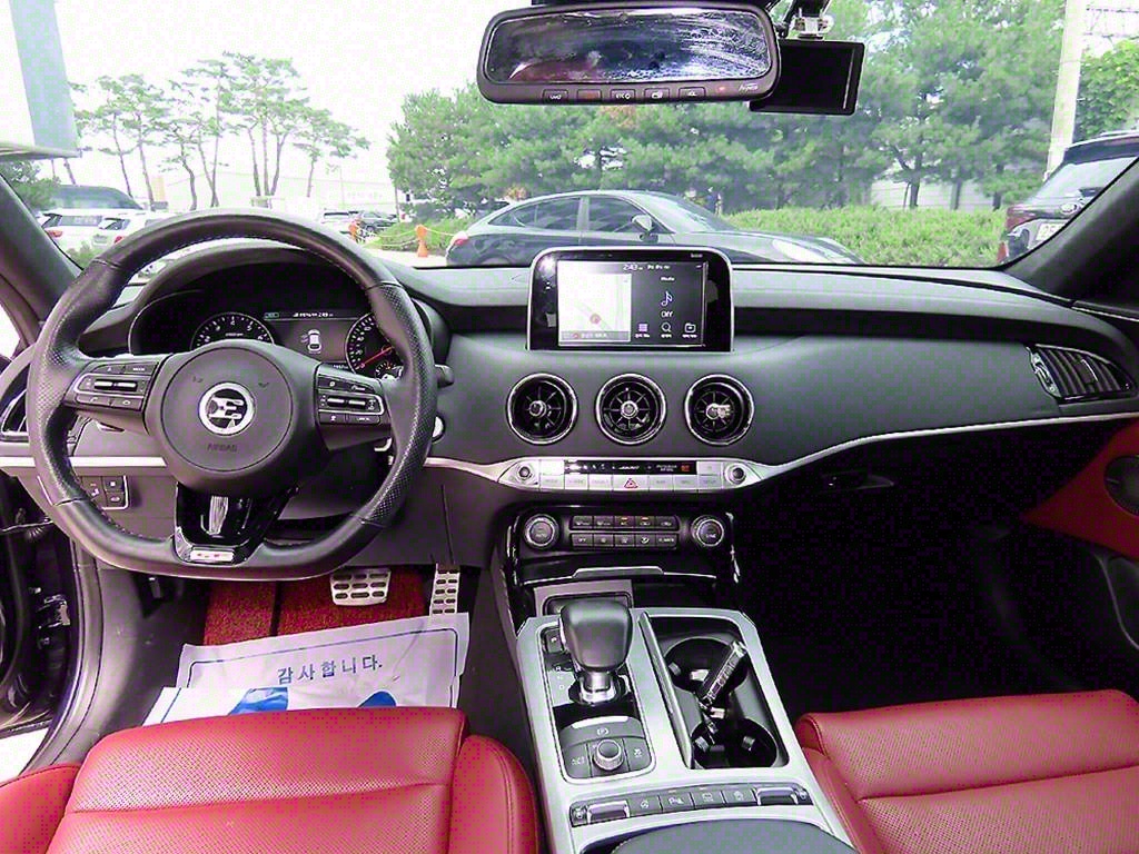 KIA Stinger - Vista 7