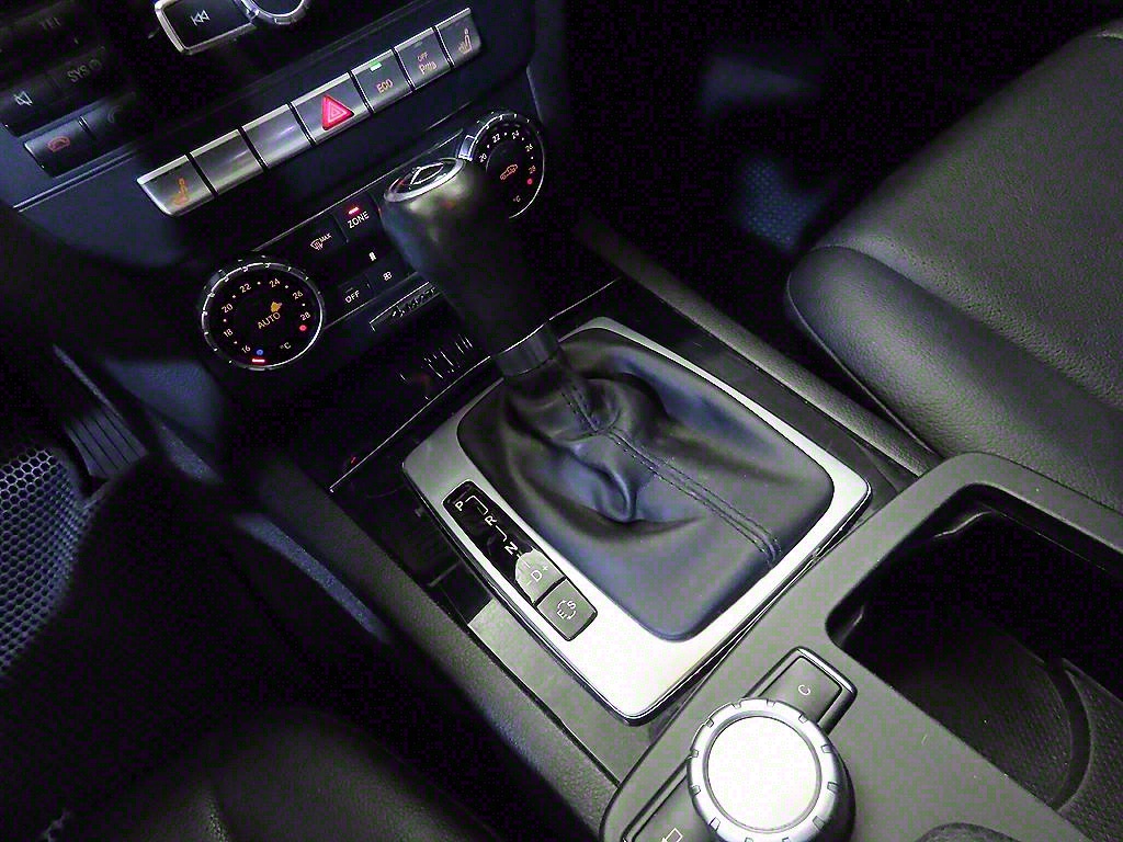 Mercedes Benz C Class - Vista 12