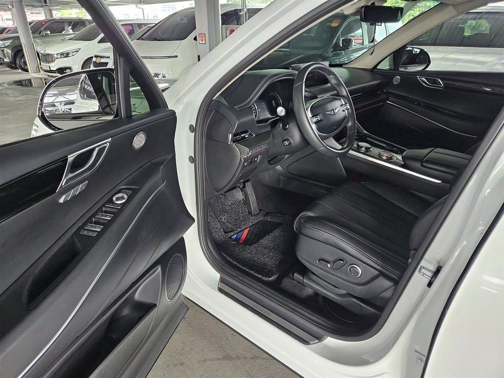 Genesis GV80 - Vista 11