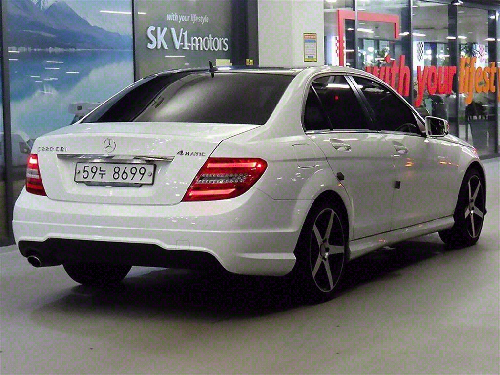Mercedes Benz C Class - Vista 4