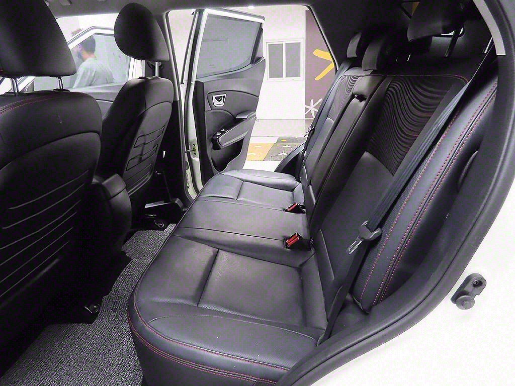 Ssangyong Tivoli 2017 Blanco - Importación desde Corea - HF Imports Iquique - Foto 11