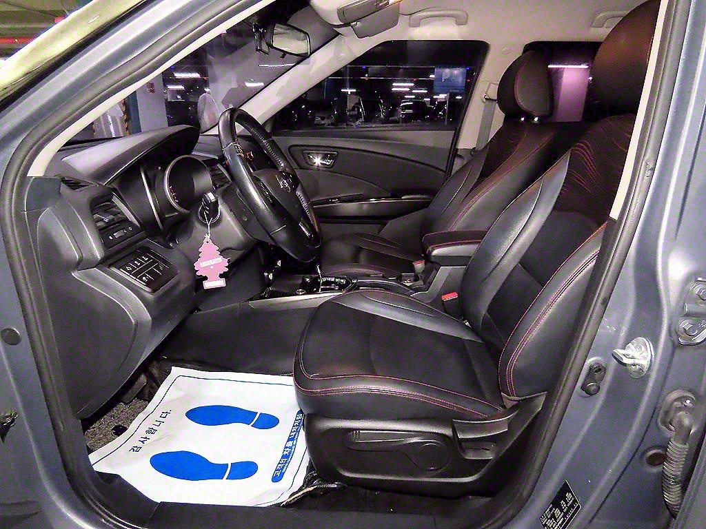 Ssangyong Tivoli - Vista 6