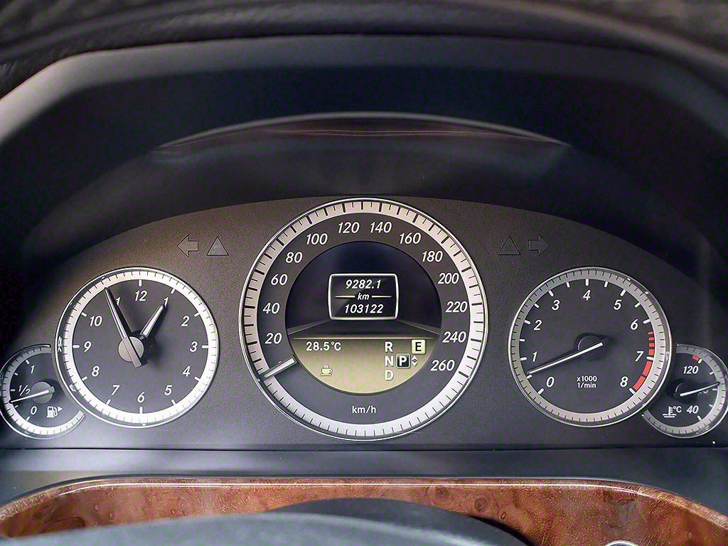 Mercedes Benz E class - Vista 11