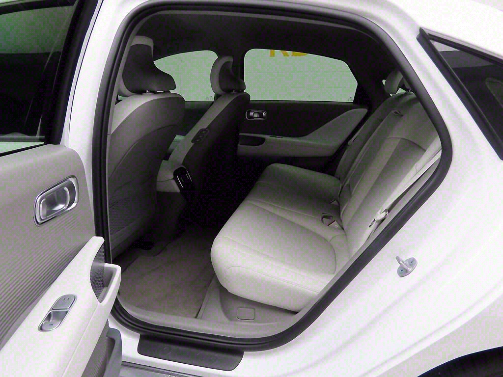 HYUNDAI Ioniq 6 2023 Blanco - Importación desde Corea - HF Imports Iquique - Foto 14