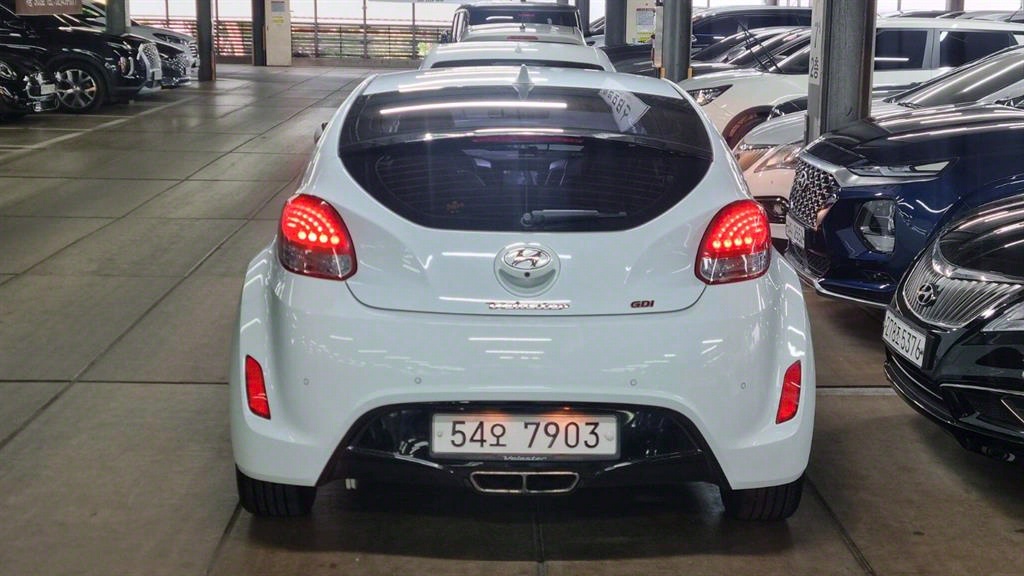 HYUNDAI Veloster - Vista 5