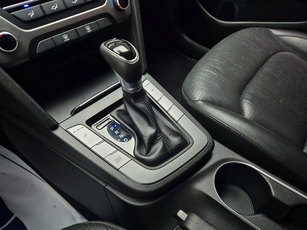 HYUNDAI Avante - Vista 11