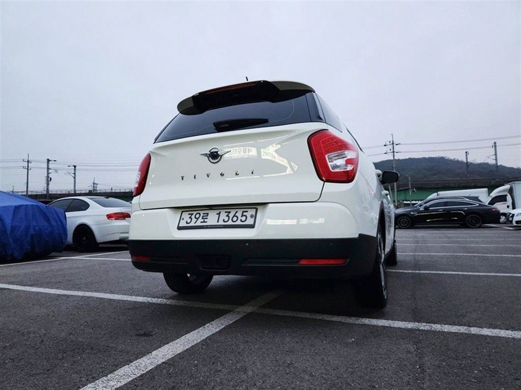 Ssangyong Tivoli - Vista 4