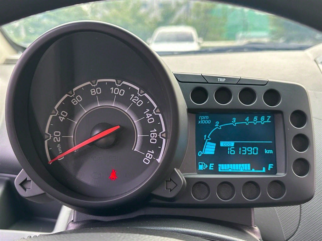 Chevrolet Spark - Vista 5