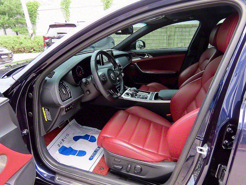 KIA Stinger - Vista 5