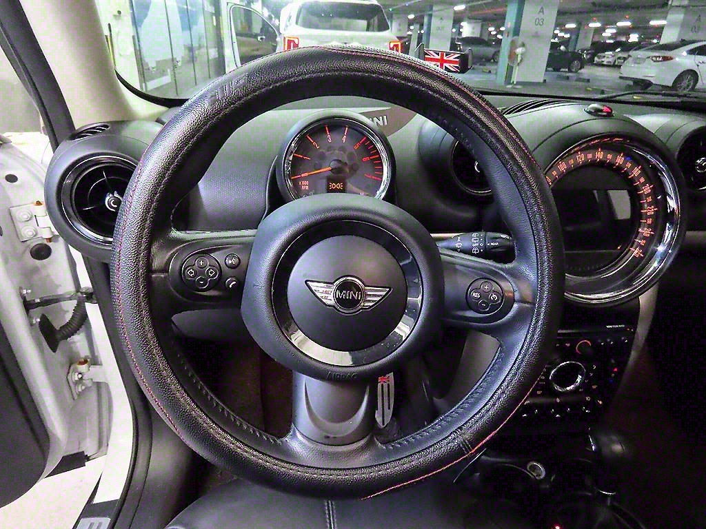 Mini Countryman - Vista 8