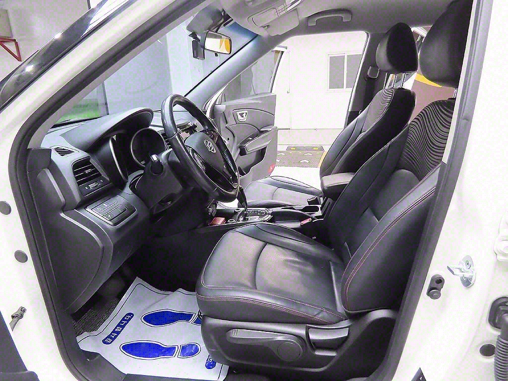 Ssangyong Tivoli 2017 Blanco - Importación desde Corea - HF Imports Iquique - Foto 13